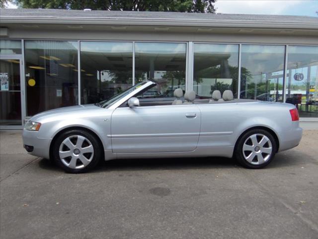 Audi A4 2003 photo 2