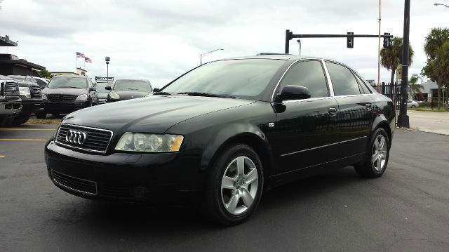 Audi A4 2003 photo 2
