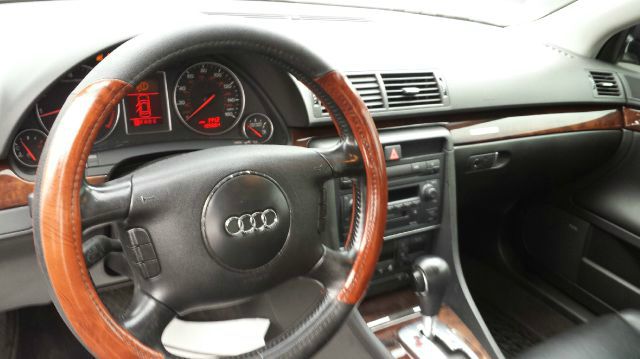 Audi A4 2003 photo 3