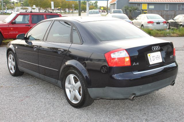 Audi A4 2003 photo 2