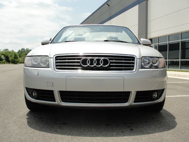 Audi A4 2003 photo 2