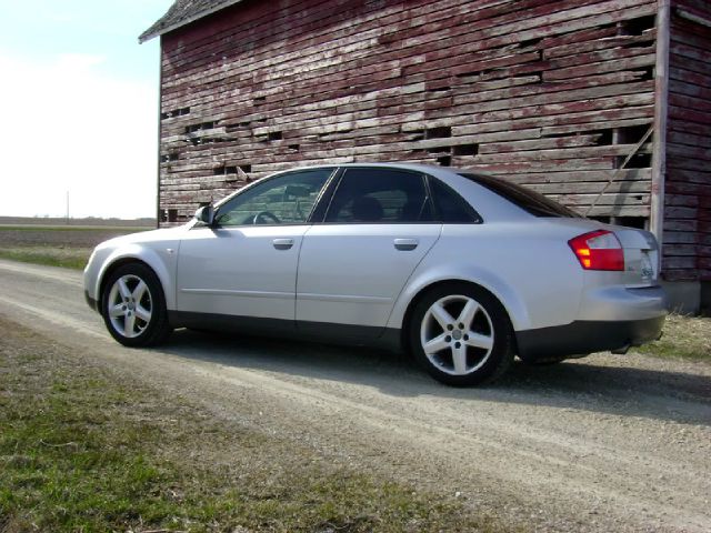 Audi A4 2003 photo 21