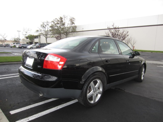 Audi A4 2003 photo 2
