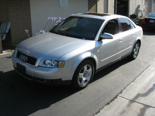 Audi A4 2003 photo 2