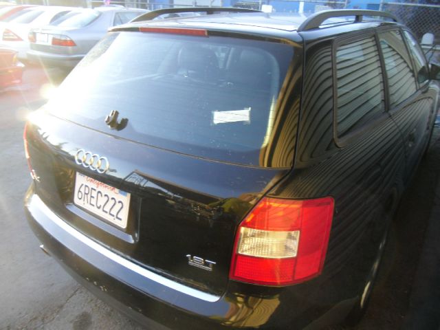 Audi A4 2003 photo 2
