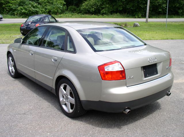 Audi A4 2003 photo 4