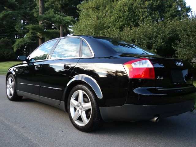Audi A4 2003 photo 4
