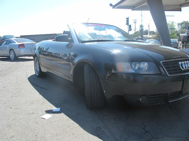 Audi A4 2004 photo 2