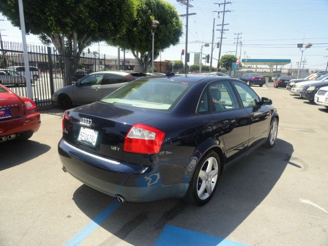 Audi A4 2004 photo 1