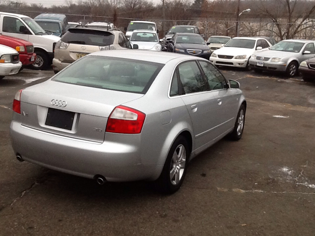 Audi A4 2004 photo 1