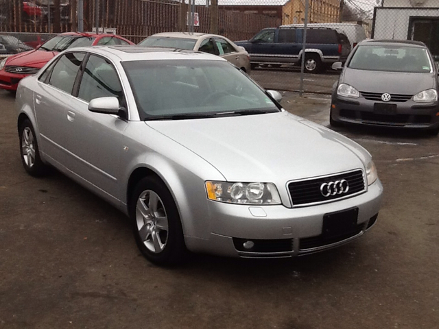 Audi A4 2004 photo 4
