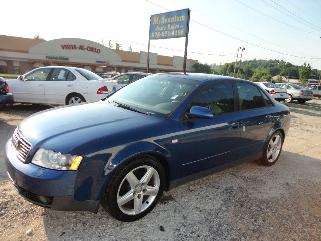 Audi A4 2004 photo 3