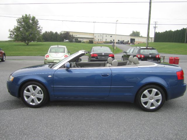 Audi A4 2004 photo 2