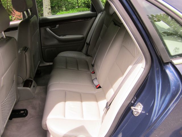 Audi A4 2004 photo 13