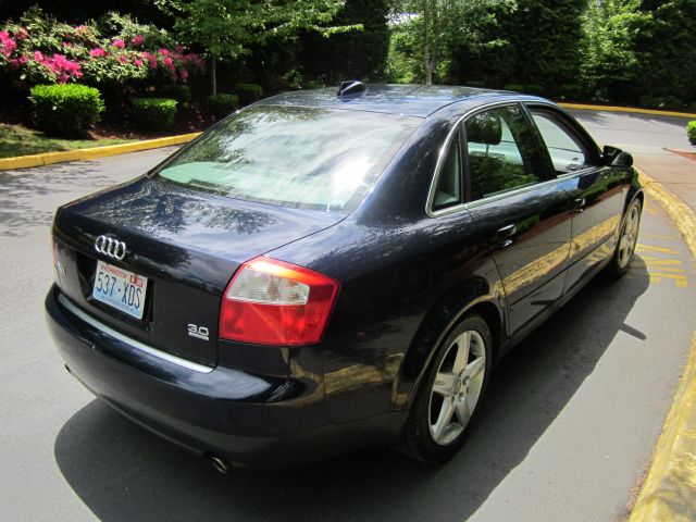 Audi A4 2004 photo 4