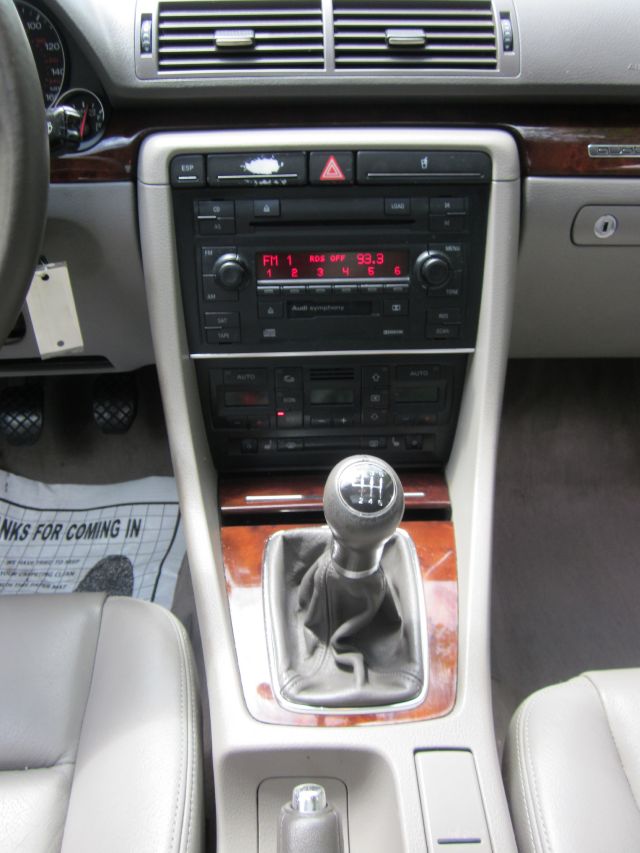 Audi A4 2004 photo 8