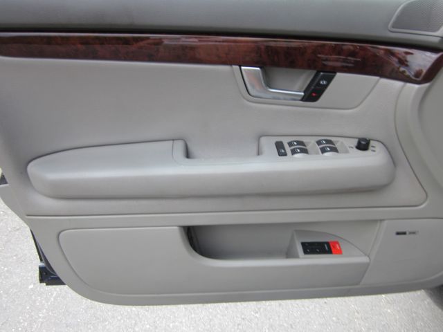 Audi A4 2004 photo 9