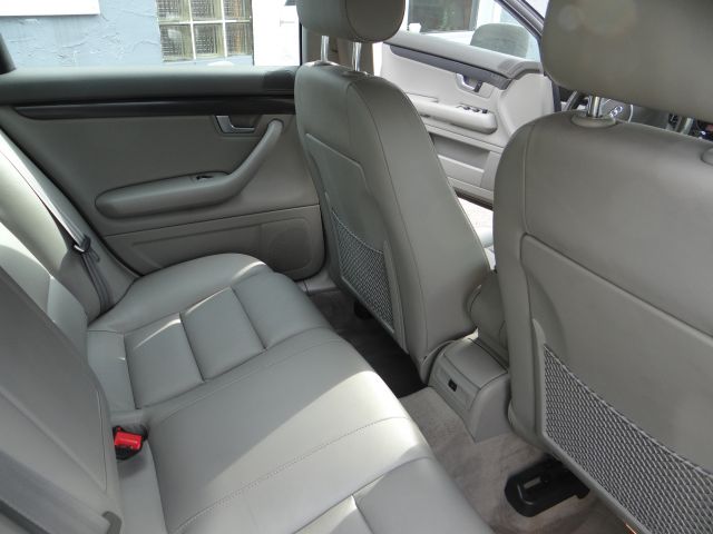 Audi A4 2004 photo 3