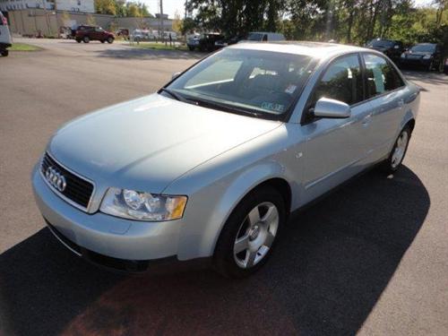 Audi A4 2004 photo 2