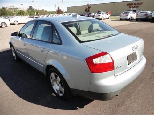 Audi A4 2004 photo 4