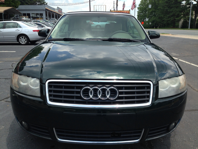 Audi A4 2004 photo 2