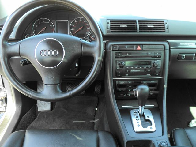 Audi A4 2004 photo 23