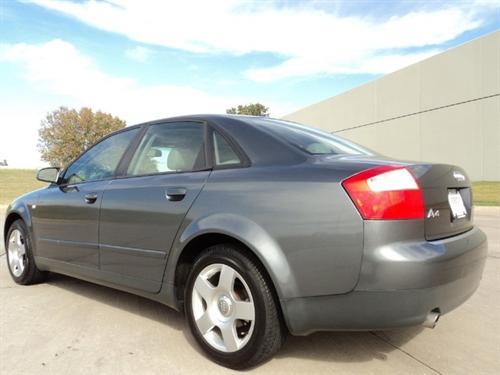 Audi A4 2004 photo 2