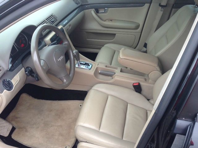 Audi A4 2004 photo 2