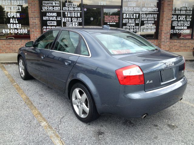 Audi A4 2004 photo 4