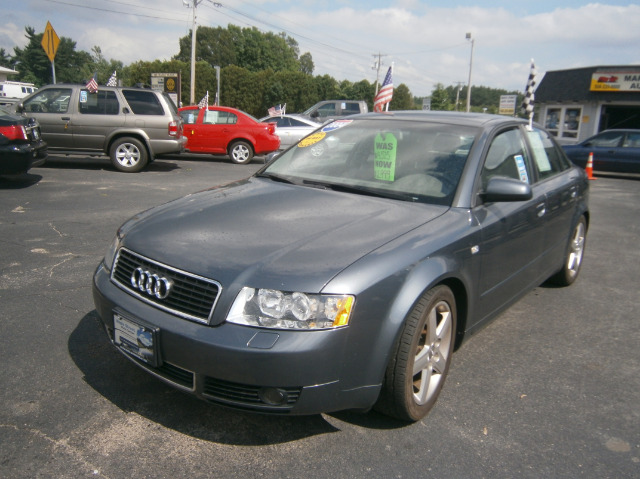 Audi A4 2004 photo 1
