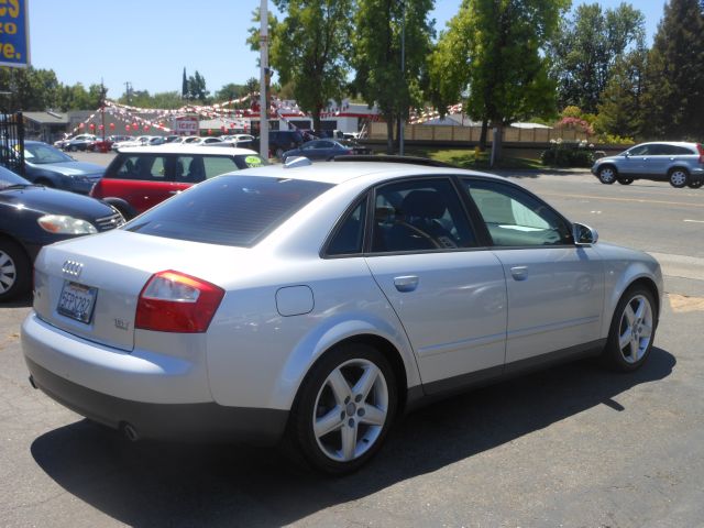 Audi A4 2004 photo 1