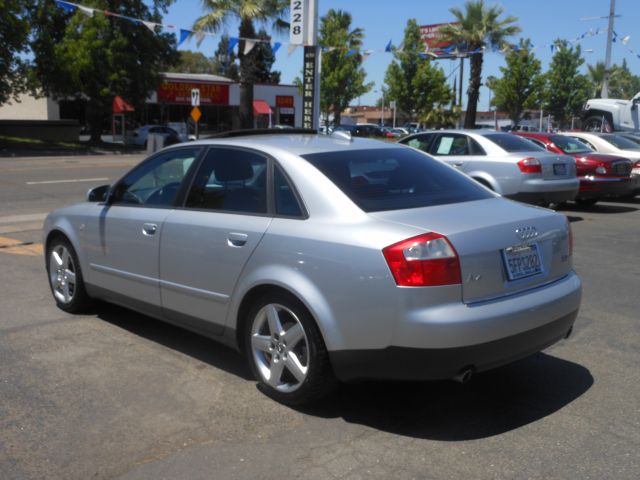 Audi A4 2004 photo 3