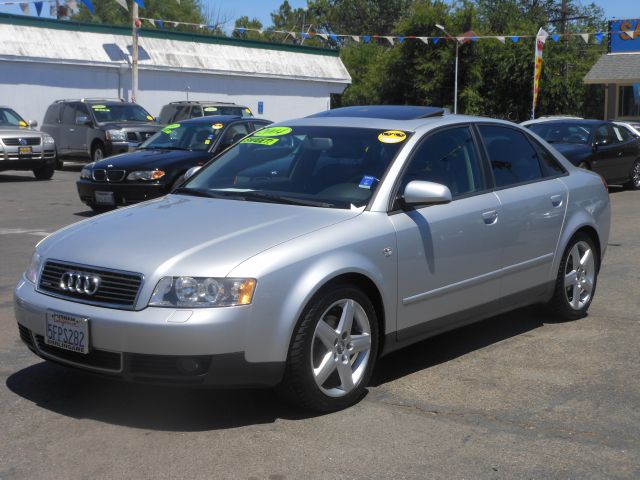 Audi A4 2004 photo 4