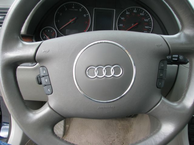 Audi A4 CREW CAB 4X4 Lswow 1495 Sedan