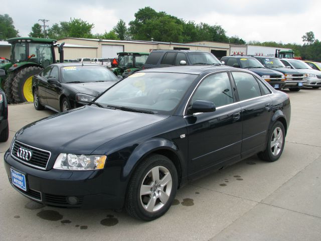 Audi A4 2004 photo 12