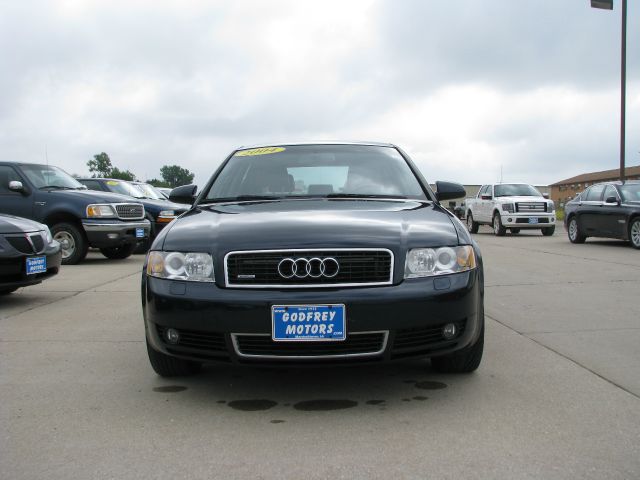 Audi A4 2004 photo 3