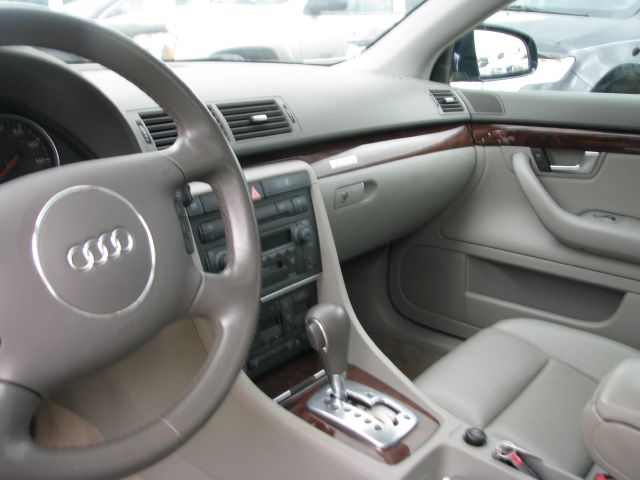 Audi A4 2004 photo 7