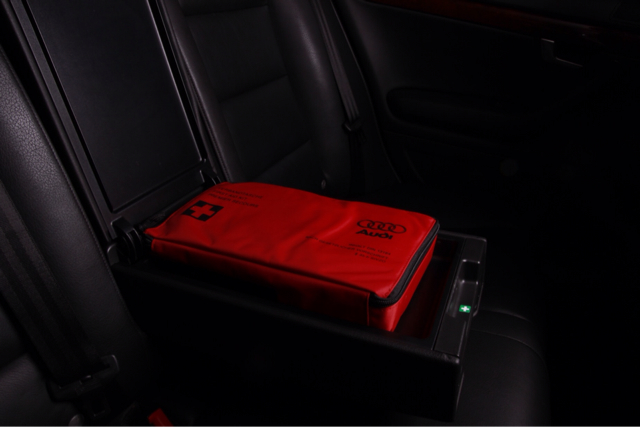 Audi A4 2004 photo 2