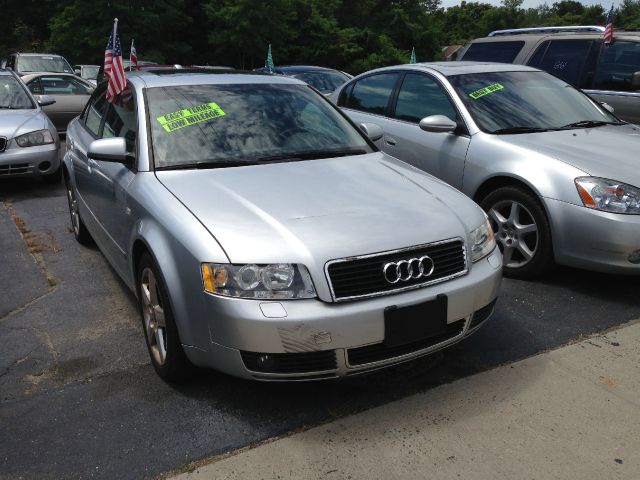 Audi A4 2004 photo 1
