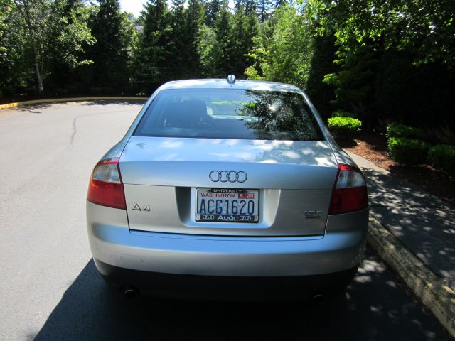 Audi A4 2004 photo 14
