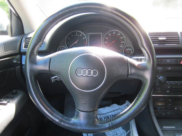 Audi A4 2004 photo 3
