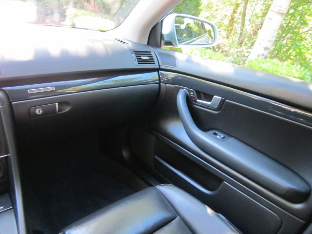 Audi A4 2004 photo 6