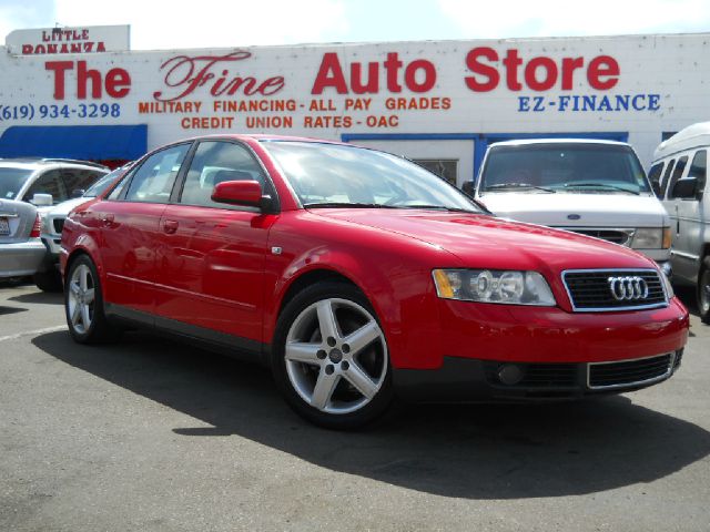 Audi A4 2004 photo 2