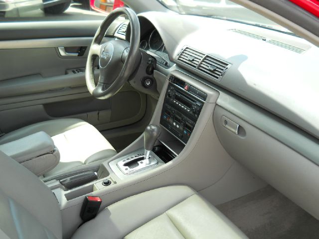 Audi A4 2004 photo 7