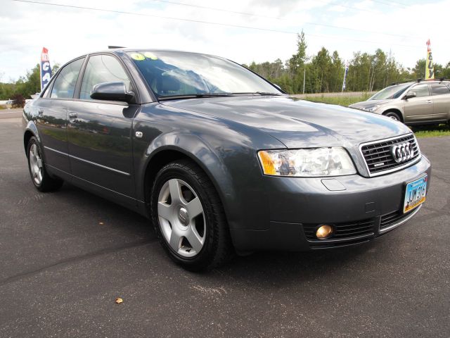 Audi A4 2004 photo 4