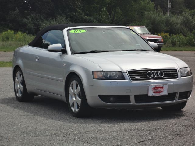 Audi A4 2005 photo 2