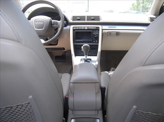 Audi A4 2005 photo 2