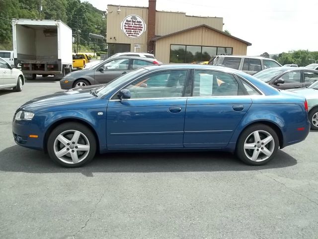 Audi A4 2005 photo 2