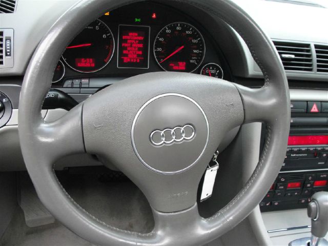 Audi A4 2005 photo 18