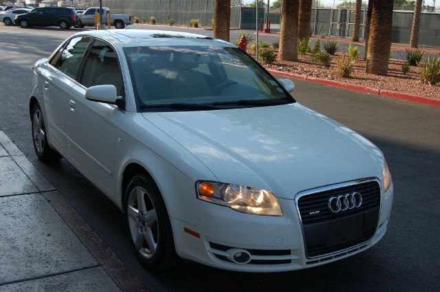 Audi A4 2005 photo 2